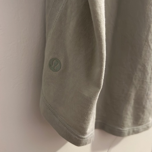 Lululemon hooded t shirt - Picture 3 of 10